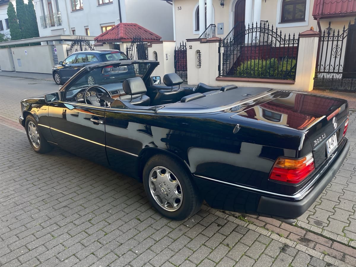 Mercedes-Benz 300 CE Cabriolet 1993 — miniatura 3