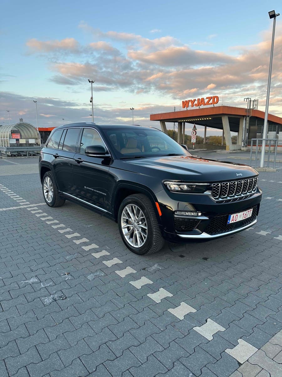 Jeep Grand Cherokee Summit 2023 sprowadzony przez AutoStany z USA