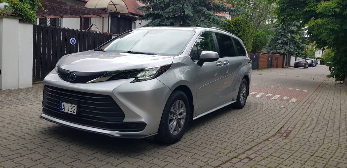 2021 TOYOTA Sienna