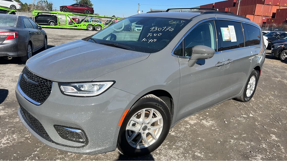 2022 CHRYSLER Pacifica Touring L — przed