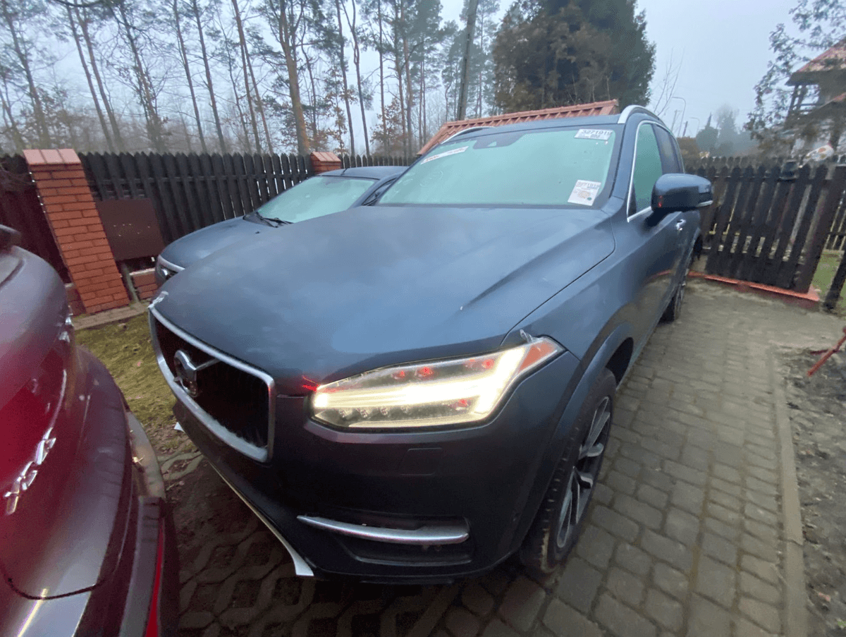 2018 VOLVO XC90