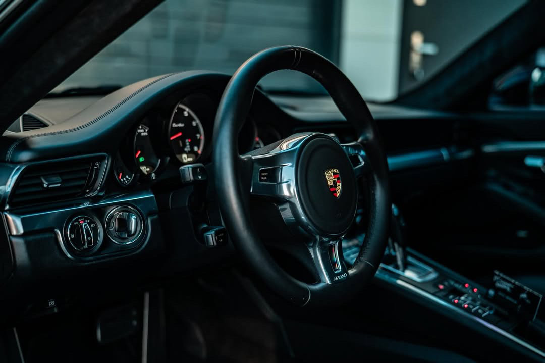 
								Porsche 911 Turbo full									