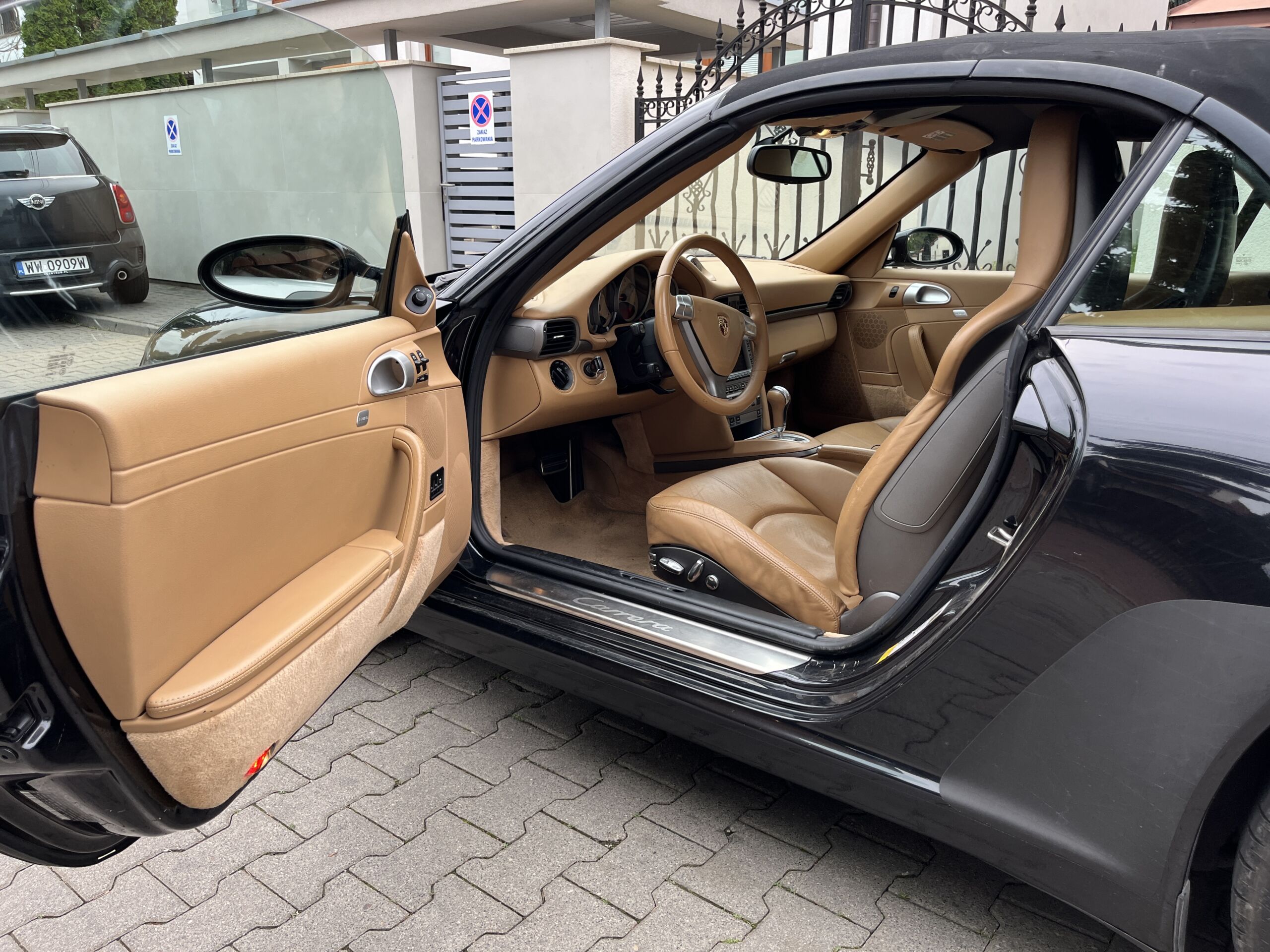 
								Porsche 911 Carrera full									