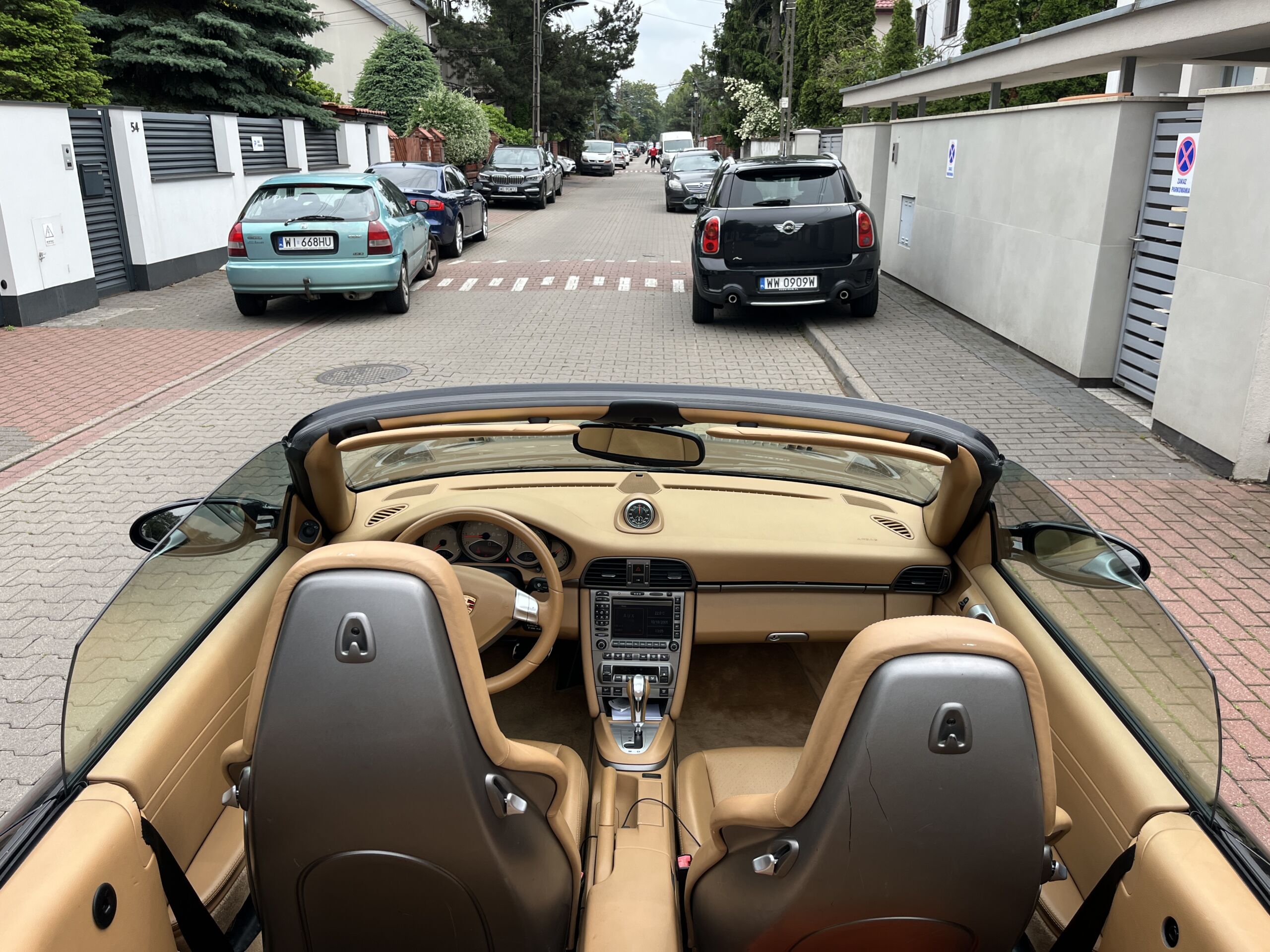 
								Porsche 911 Carrera full									