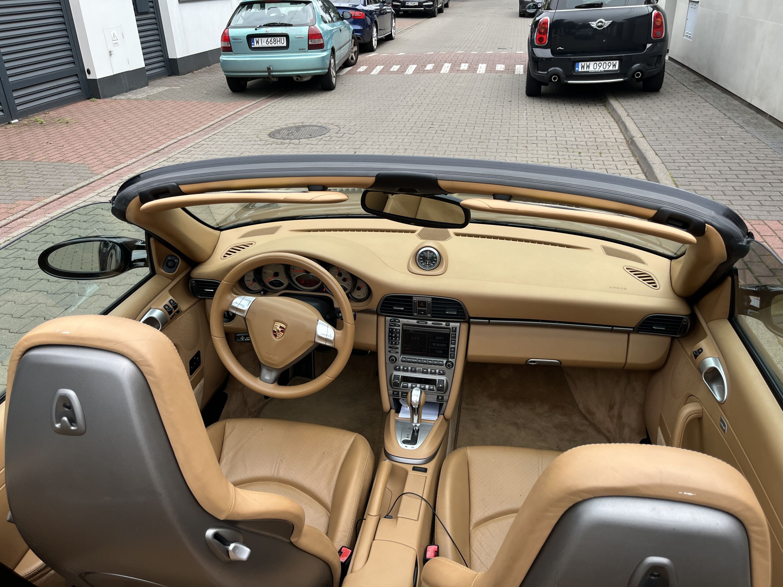 
								Porsche 911 Carrera full									