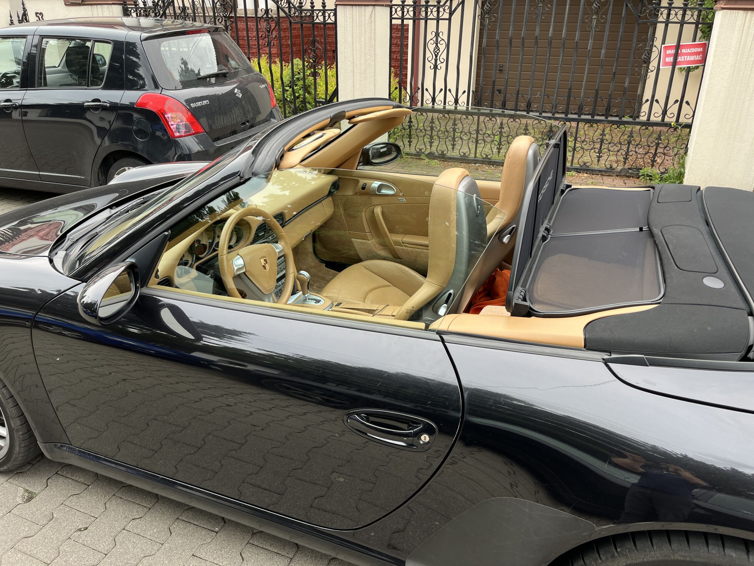 
								Porsche 911 Carrera full									