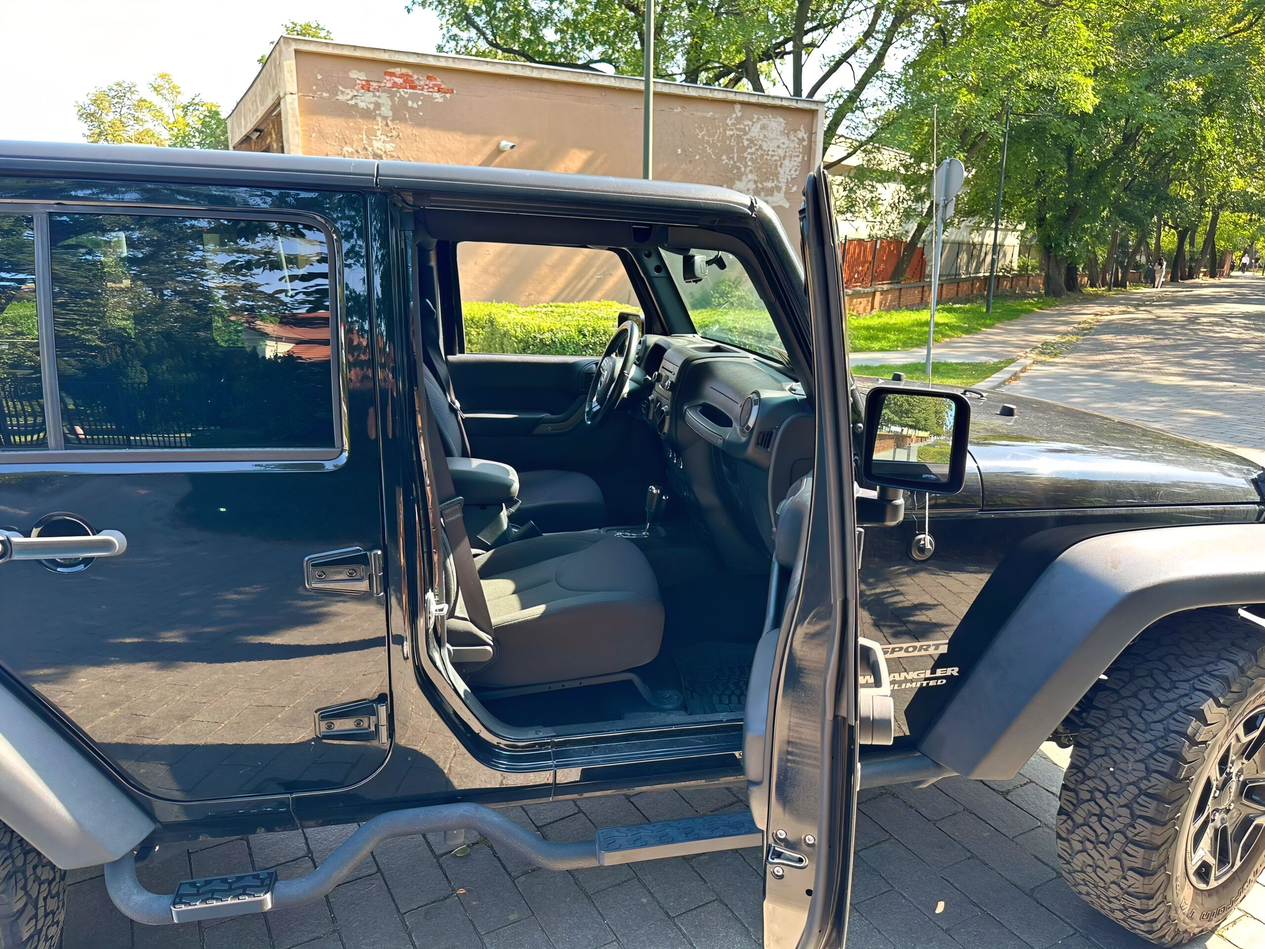 
								Jeep Wrangler Unlimited full									