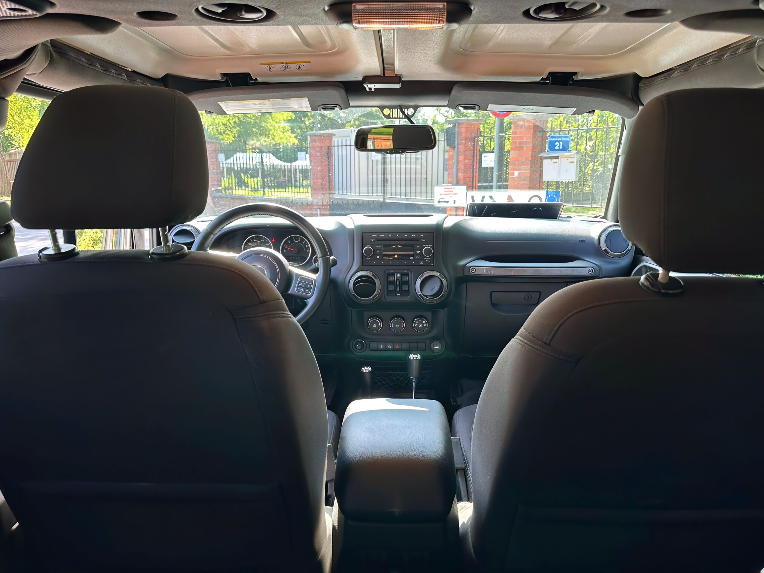 
								Jeep Wrangler Unlimited full									