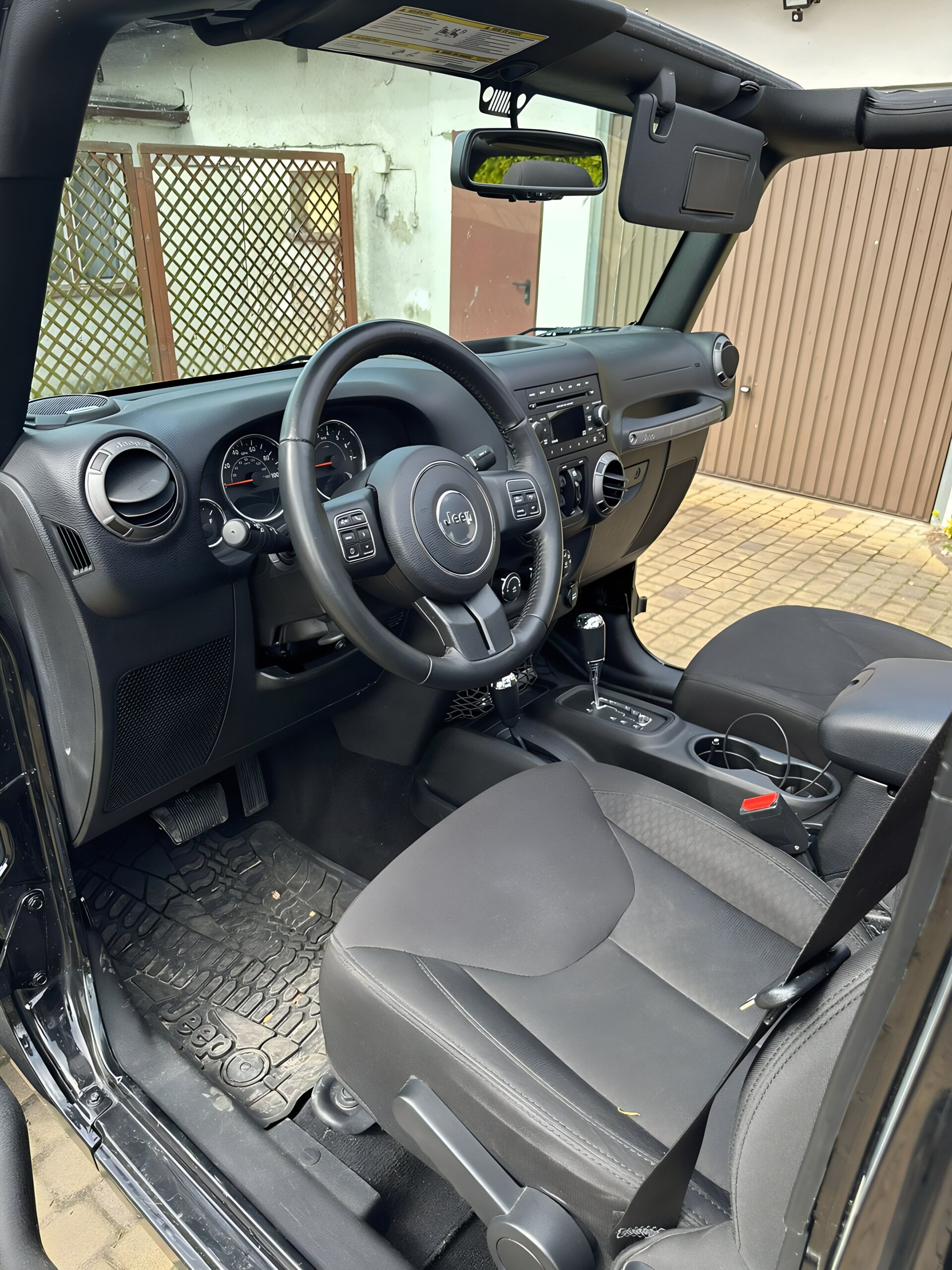 
								Jeep Wrangler Unlimited full									