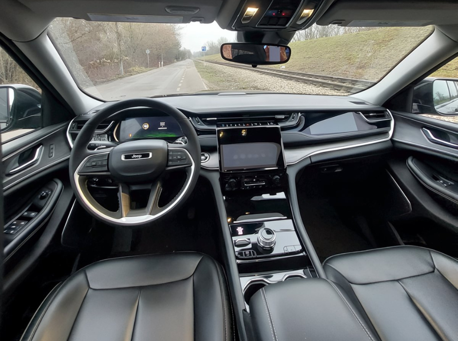 
								Jeep Grand Cherokee 4xe full									