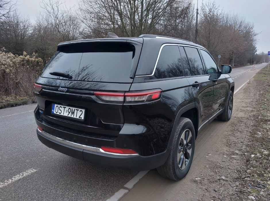 
								Jeep Grand Cherokee 4xe full									