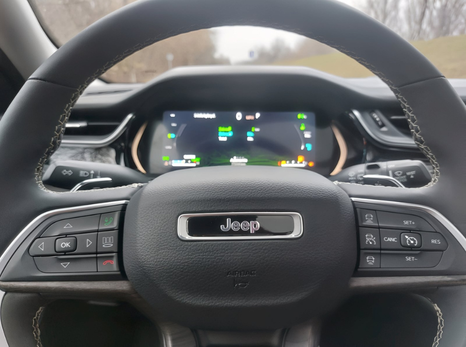 
								Jeep Grand Cherokee 4xe full									