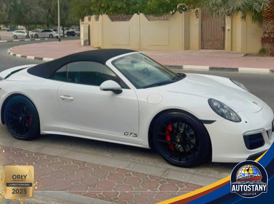 
								Porsche 911 Carrera GTS full									