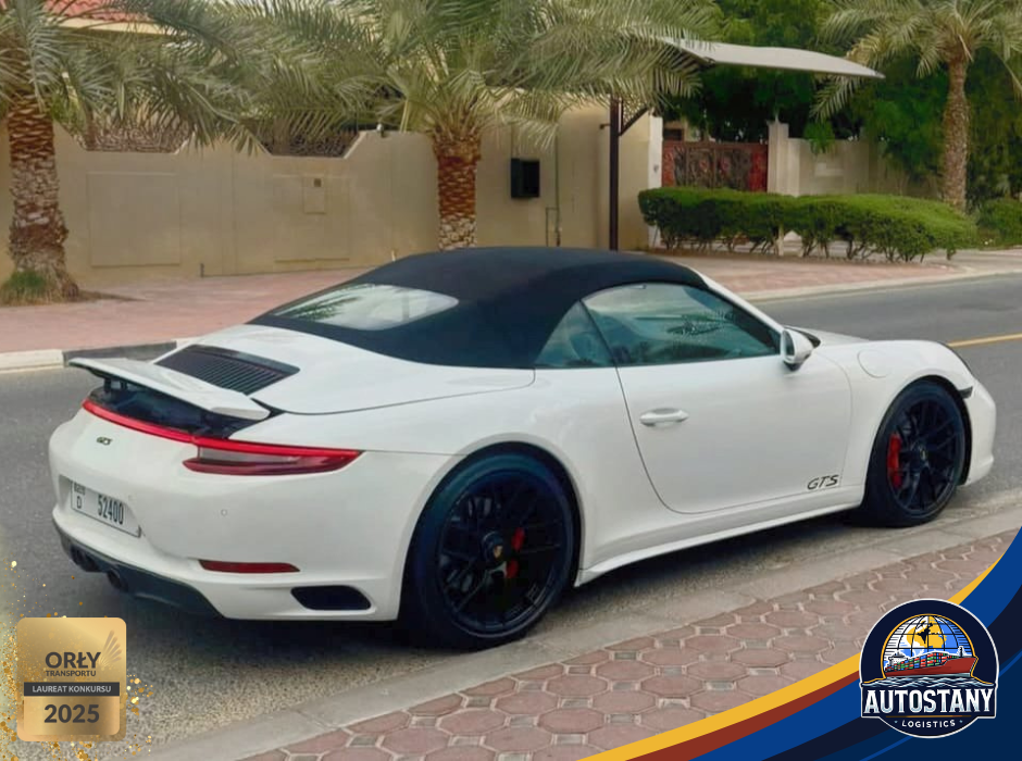 
								Porsche 911 Carrera GTS full									