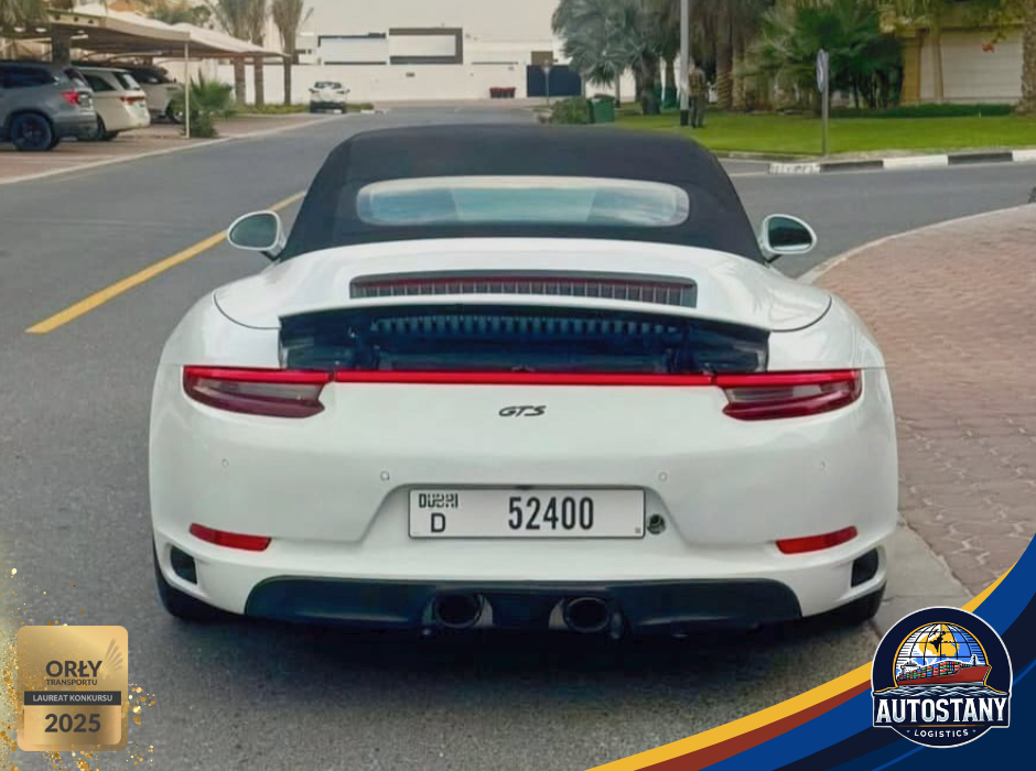 
								Porsche 911 Carrera GTS full									