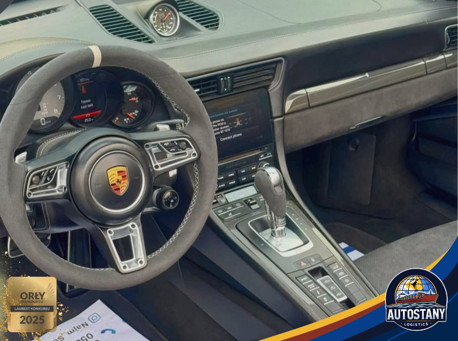 
								Porsche 911 Carrera GTS full									